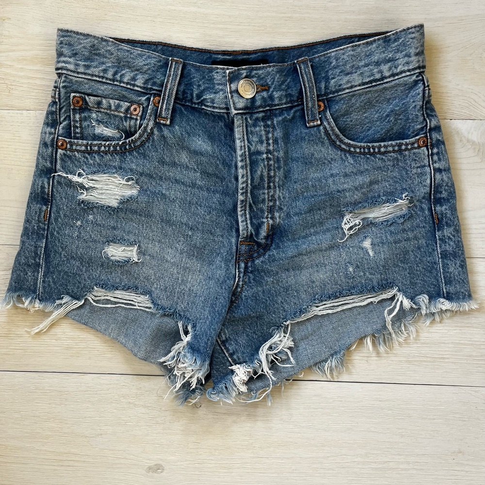 Aeropostale like new boyfriend short. Size 0